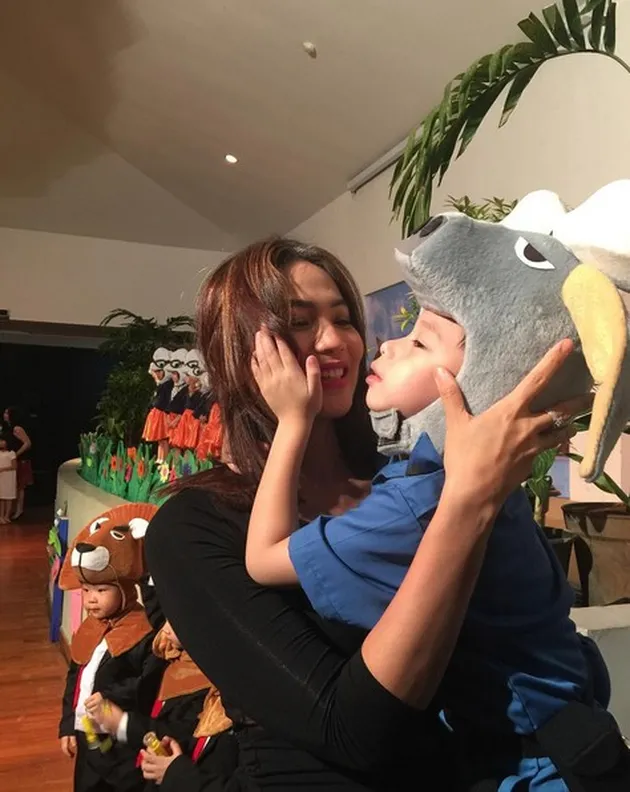 hubungan ibu dan anak, anak kinaryosih, anak selebriti, kinaryosih dan anak, suami kinaryosih