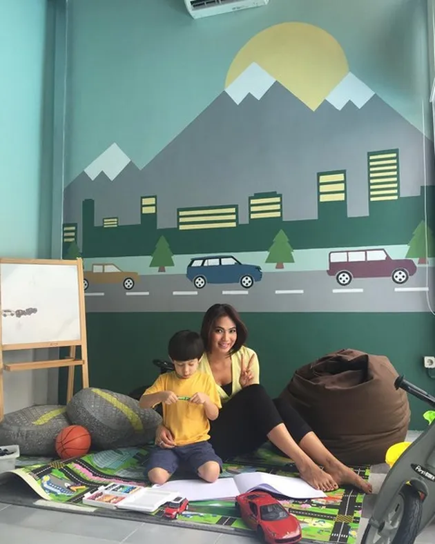 hubungan ibu dan anak, anak kinaryosih, anak selebriti, kinaryosih dan anak, suami kinaryosih
