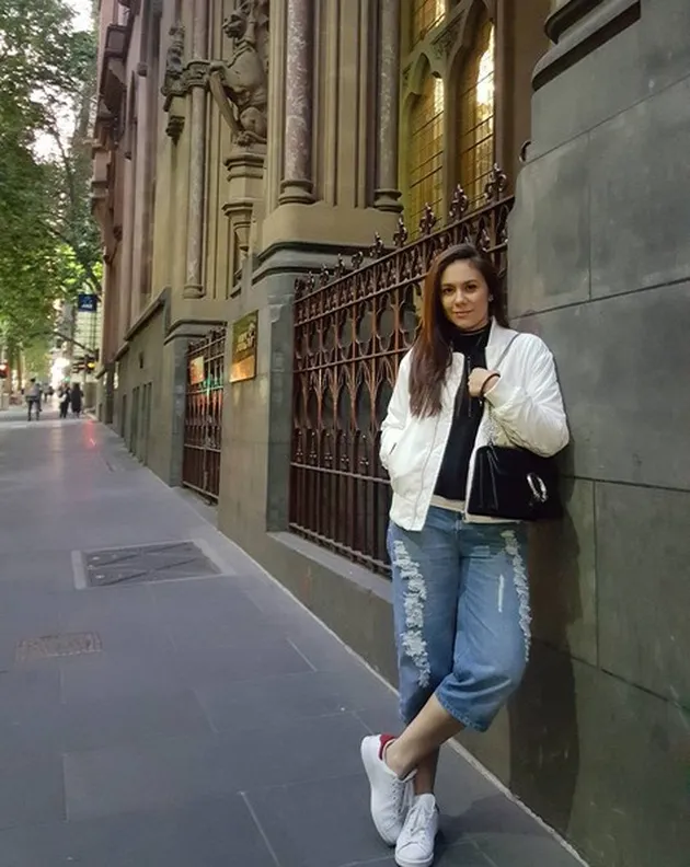 liburan selebriti, liburan wulan guritno