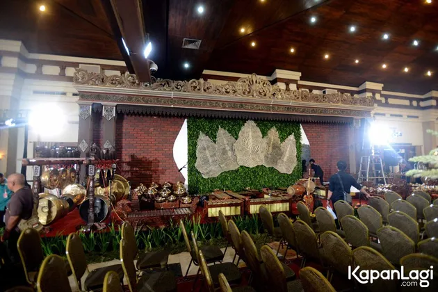 Kahiyang Ayu &amp; Bobby Nasution - Jokowi