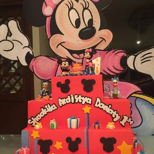 cucu nia daniaty ulang tahun