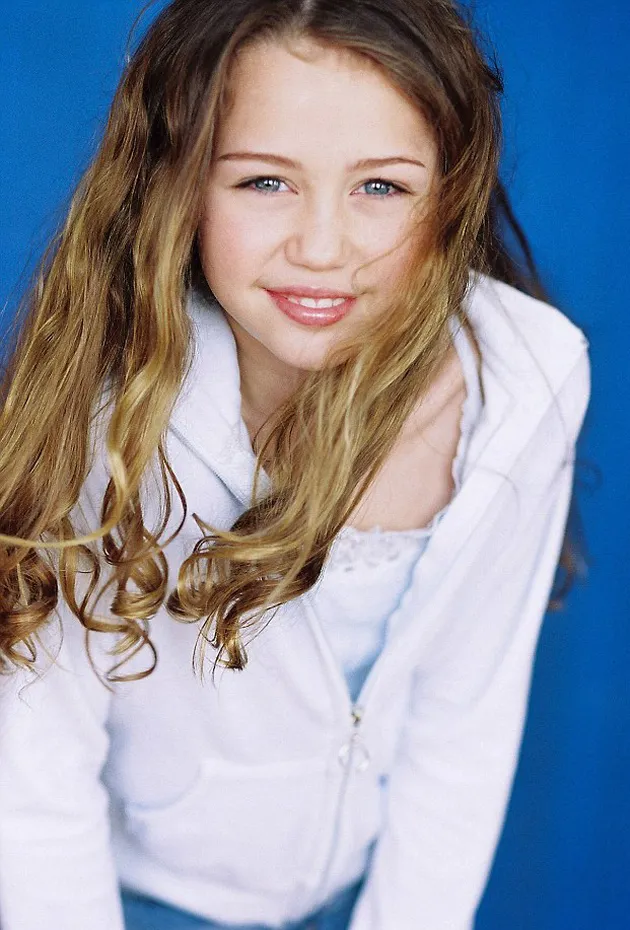 Masa Kecil Miley Cyrus