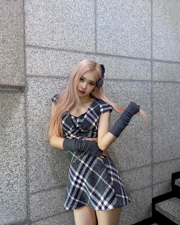Own a Slim Body, Check Out a Collection of Girly and Beautiful Photos of Rosé BLACKPINK Wearing Dresses
