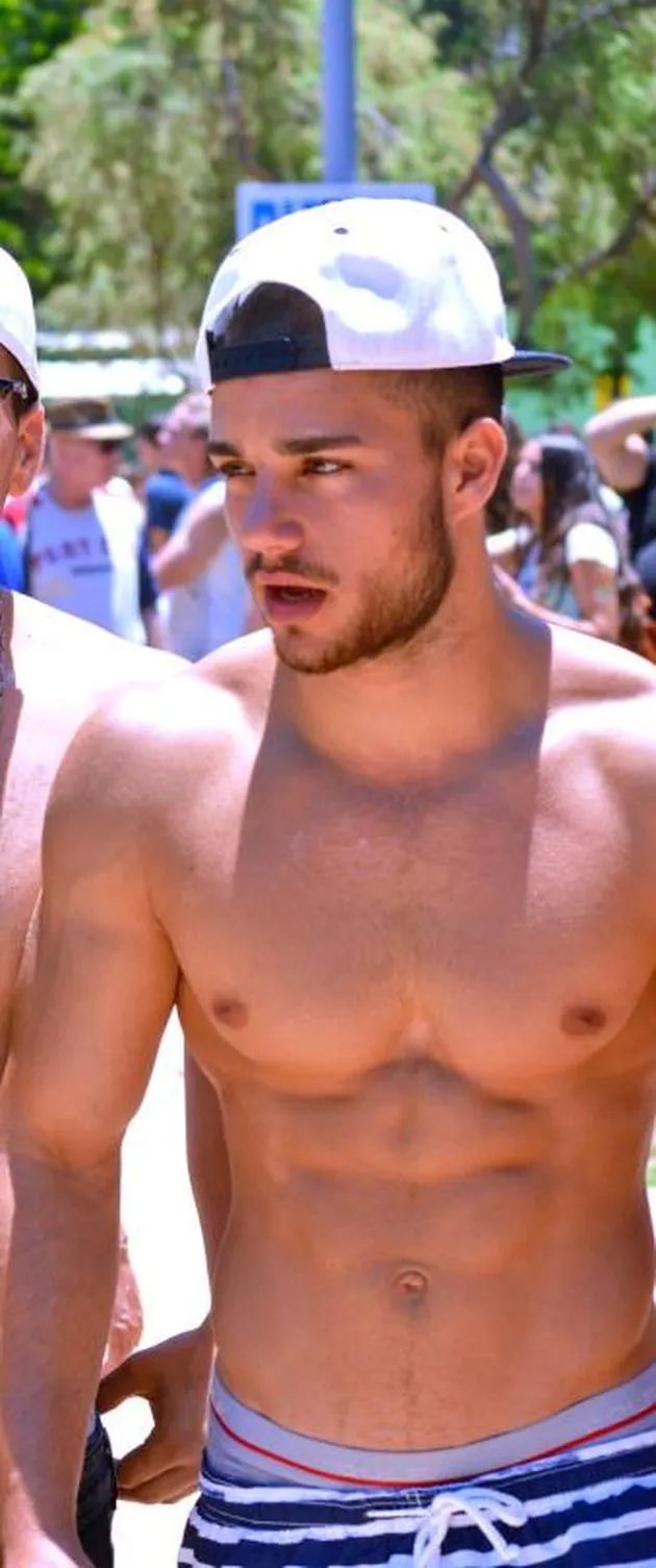 Pria Mirip Zayn Malik &amp; Liam Payne