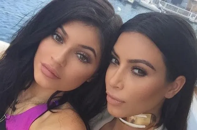 kim kardashian kylie jenner, mirip kim kardashian, mirip kylie jenner