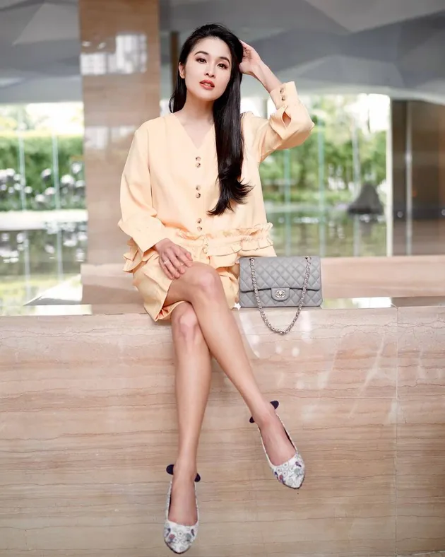 Sandra Dewi Kaki Jenjang Mulus Indah 