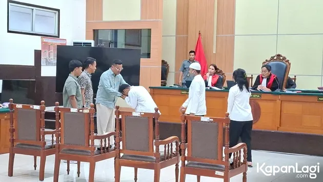 Uya Kuya Terdakwa di persidangan