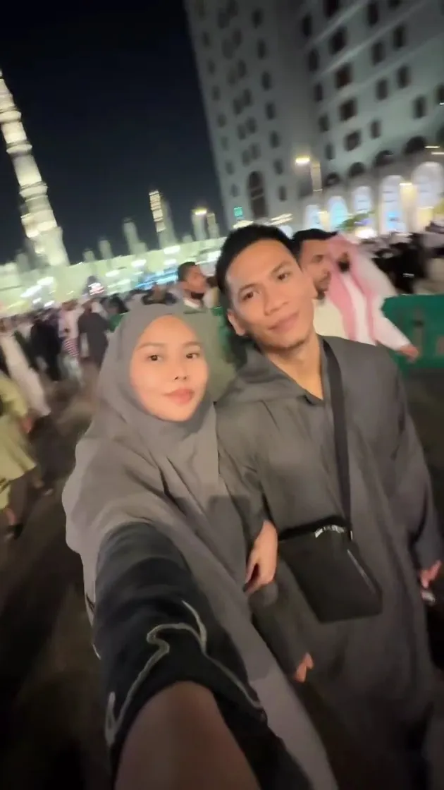 Dara Arafah dan suami di Madinah