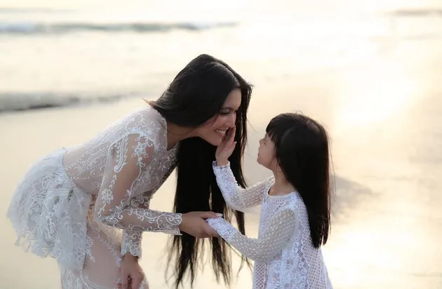 Denada dan Shakira