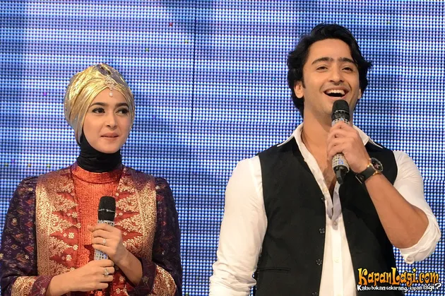MOMEN MANIS SAAT SHAHEER GENGGAM TANGAN NABILA, MESRA 