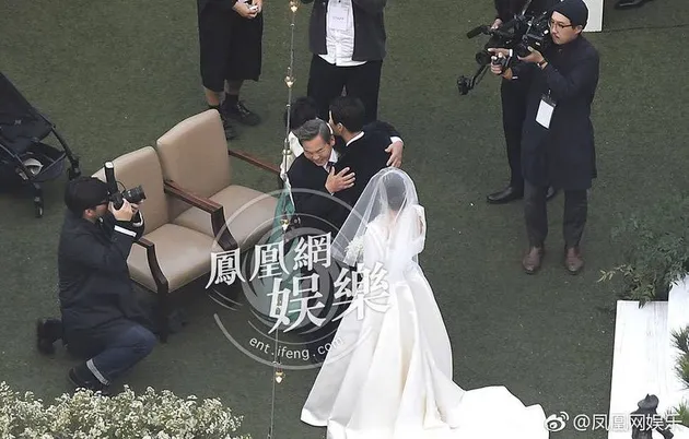 song song couple menikah