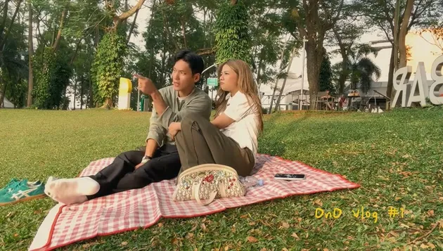 Na Daehoon piknik bareng Diva