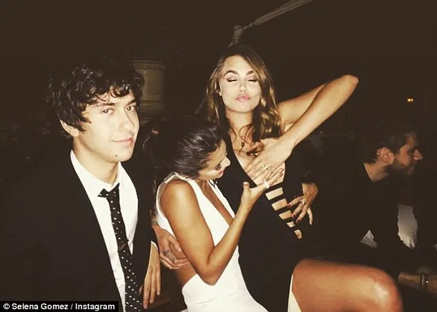 Momen Memalukan Cara Delevingne