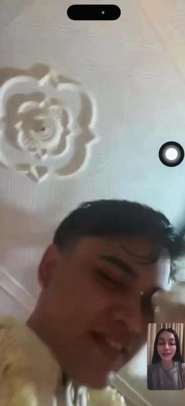 Ressa tertawa divideo call Denada