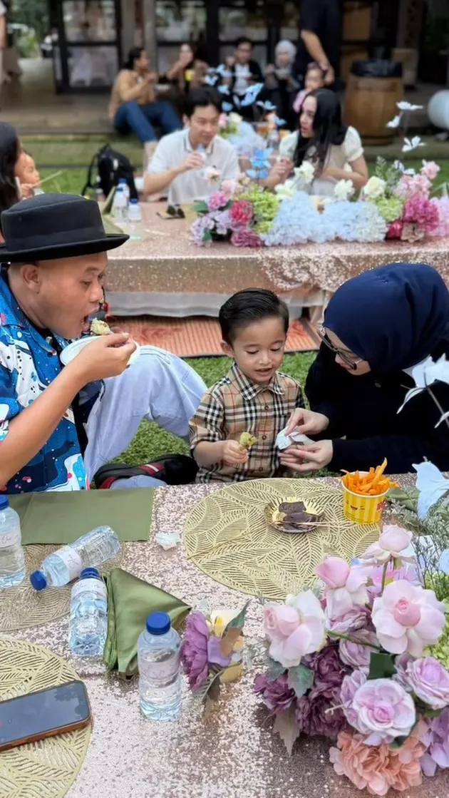 Putri Delina bersama Adzam dan Sule