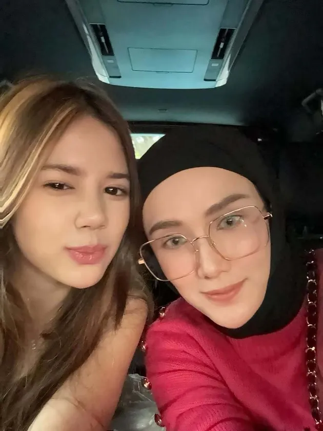 Momen quality time Mulan Jameela, Ahmad Dhani dan Safeea