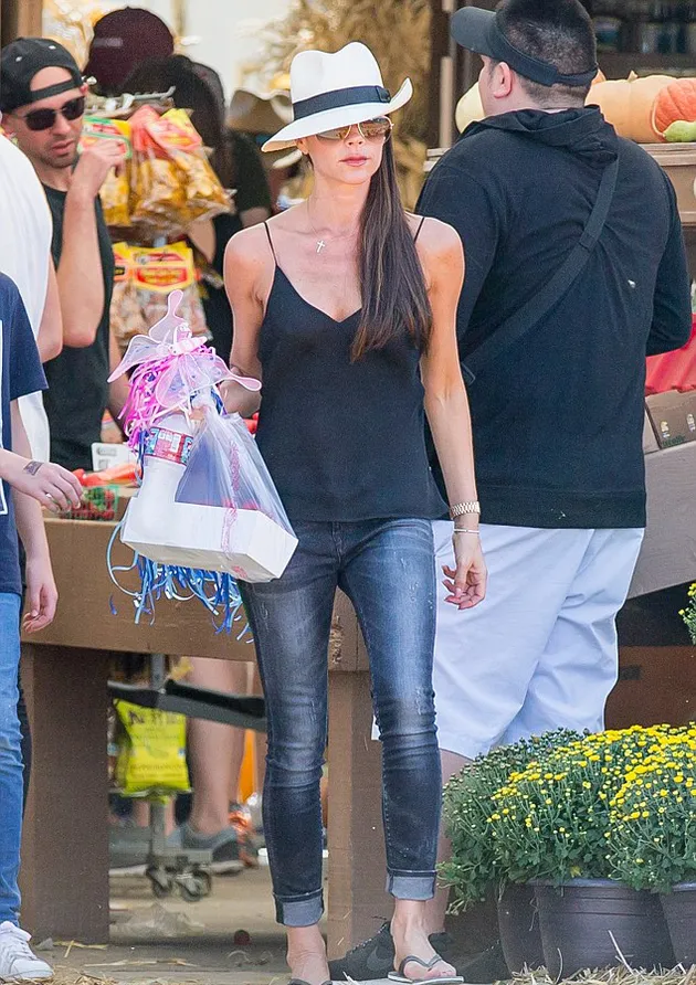 David - Victoria Beckham Belanja Halloween