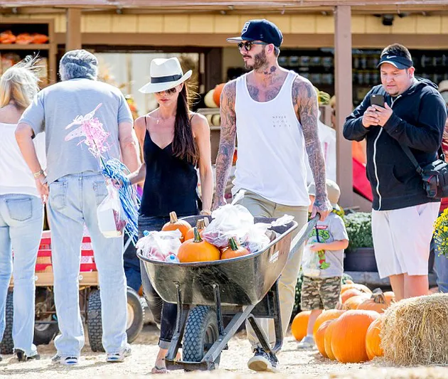 David - Victoria Beckham Belanja Halloween