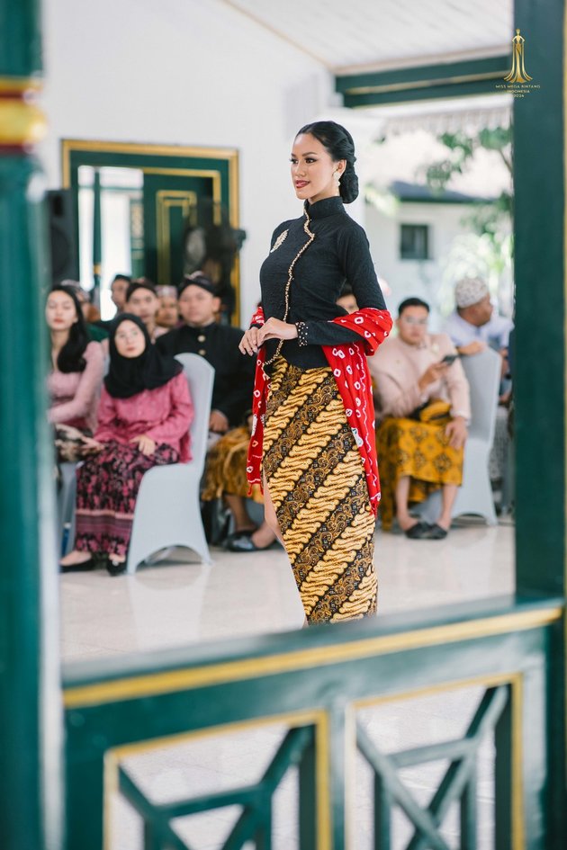 Moment of Sashing Ceremony of Miss Mega Bintang Indonesia 2024 in Yogyakarta, Kretek Girl Becomes Inspiration for Finalist's Kebaya Theme
