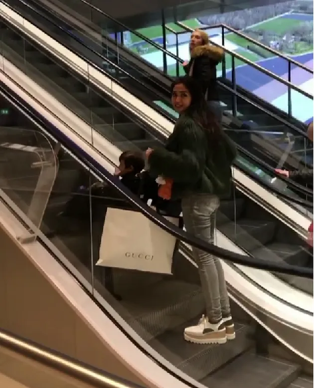 Momen Sebentar Jessica Iskandar - Jennifer Bachdim di Amsterdam