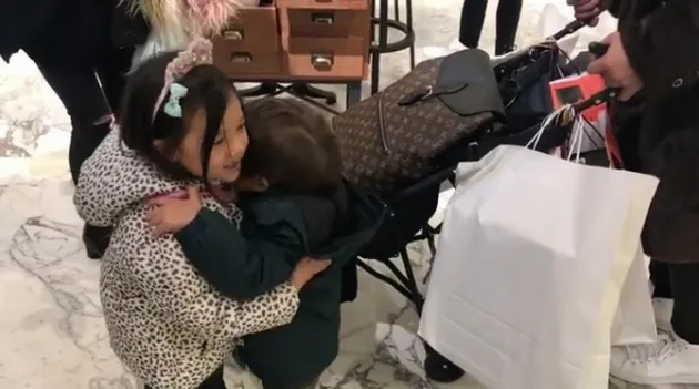 Momen Sebentar Jessica Iskandar - Jennifer Bachdim di Amsterdam