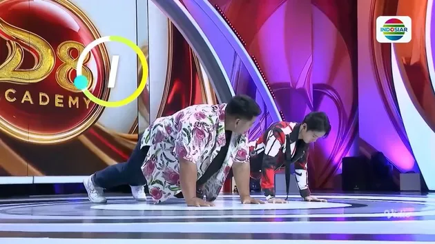 Thomas adu push-up dengan Arbil