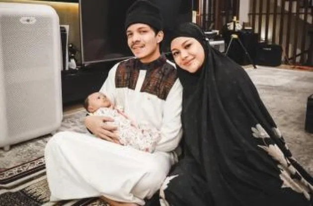 tarawih pertama selebriti, seleb tarawih, puasa selebriti