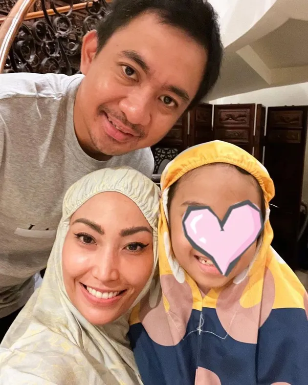 tarawih pertama selebriti, seleb tarawih, puasa selebriti
