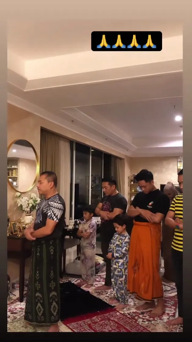 tarawih pertama selebriti, seleb tarawih, puasa selebriti