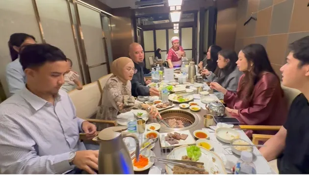 Potret makan malam perayaan ulang tahun Safeea