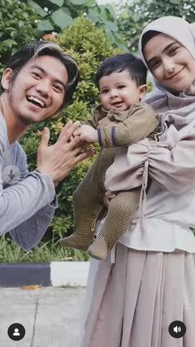 Starting to be Chatty and Adorable, 8 Latest Photos of Baby Syaki, Nadya Mustika and Rizki DA's Child - Growing Up Handsome