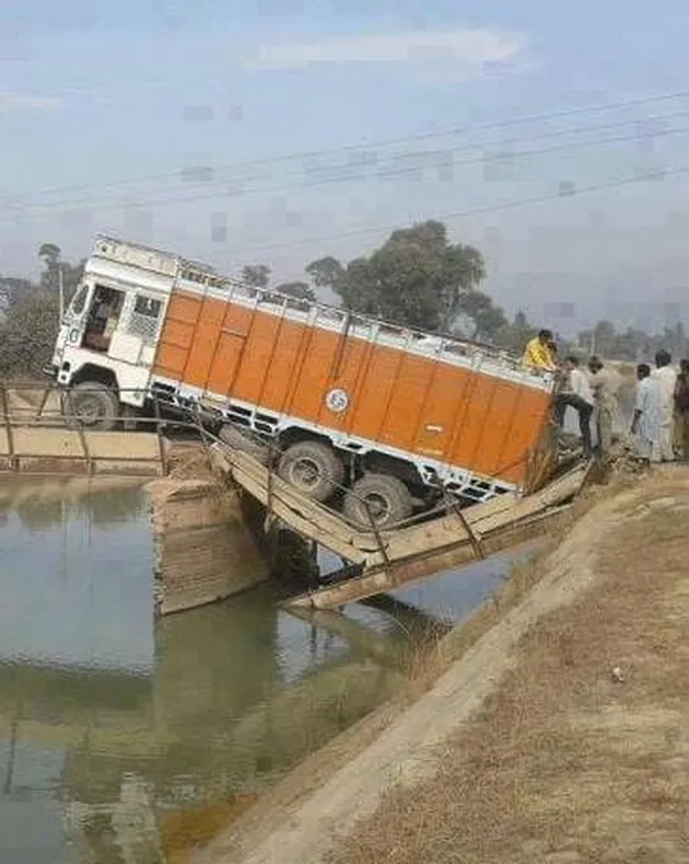 apes, kecelakaan, kejadian apes, truk kecelakaan, kecelakaan truk