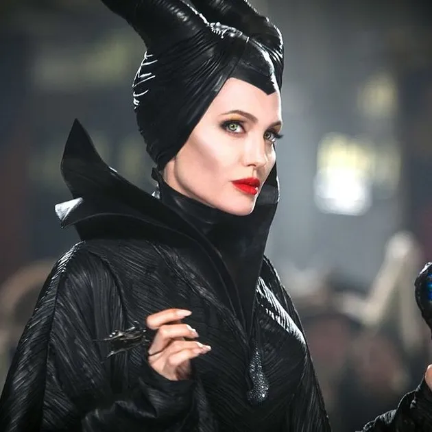 Artis-Artis Berdandan Maleficent