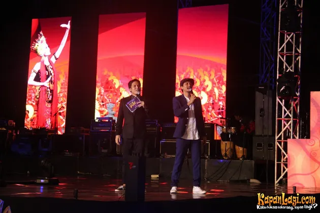 Pagelaran Banyuwangi Beach Jazz Festival yang digelar pada tanggal 12 September 2015 di Pantai Boom, Banyuwangi menjadi surganya para pecinta musik tanah air. Dibuka oleh aksi kocak Vincent dan Desta sebagai MC, acara ini sukses menyajikan hiburan nomor satu berkat kedatangan para musisi kelas atas tanah air.