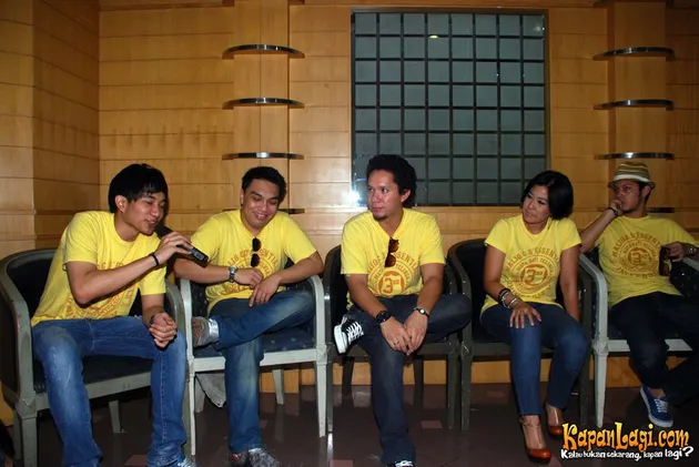 Maliq and D Essentials