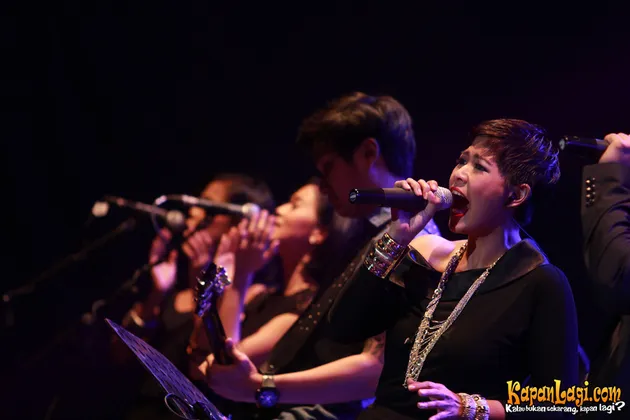 Maliq and D Essentials 