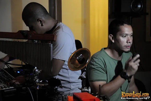 Maliq and D Essentials