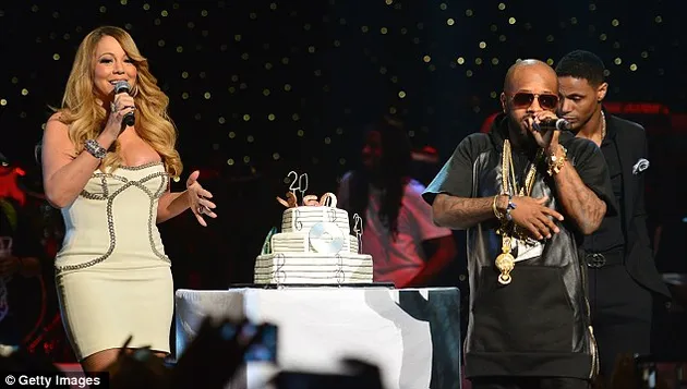 Mariah Carey tampil bersama Dupri dalam puncak acara perayaan 20 tahun Jermaine Dupri Label.
