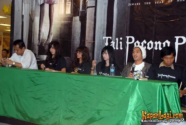 film tali pocong perawan