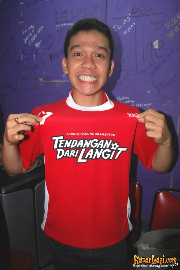 tendangan dari langit
