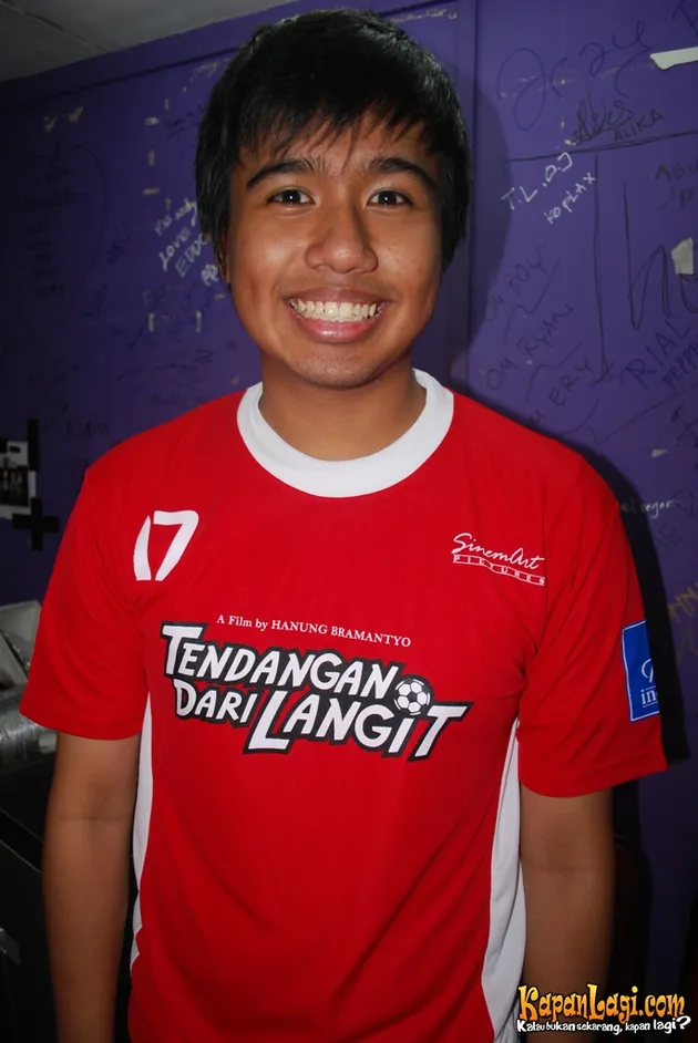 tendangan dari langit