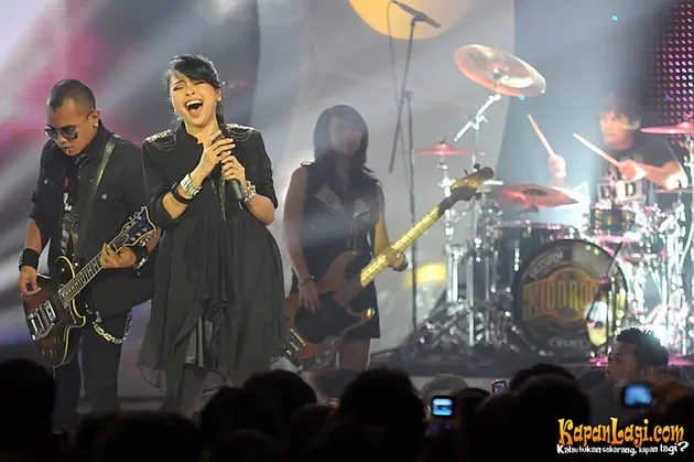 Mega Konser Tetap Berjalan Dengan Cinta