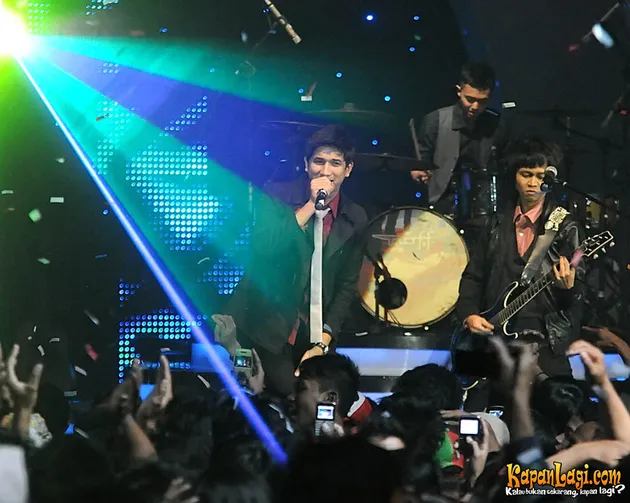 Mega Konser Tetap Berjalan Dengan Cinta