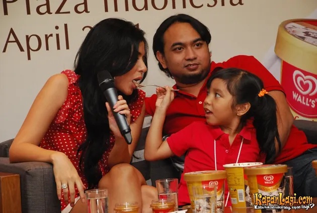 Meisya Siregar / Bebi Romeo