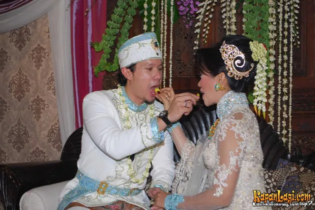 Melanie Putria/Angga