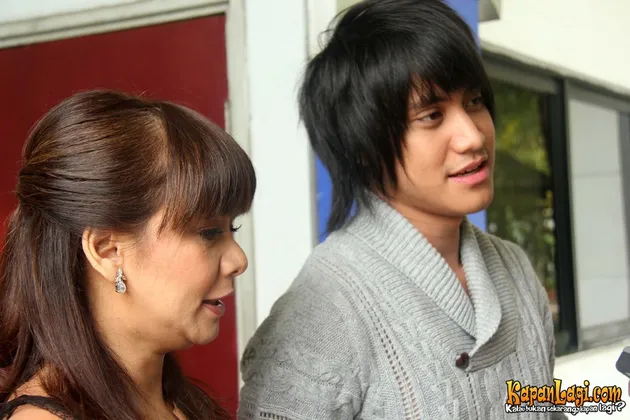 Kevin Aprilio - Memes