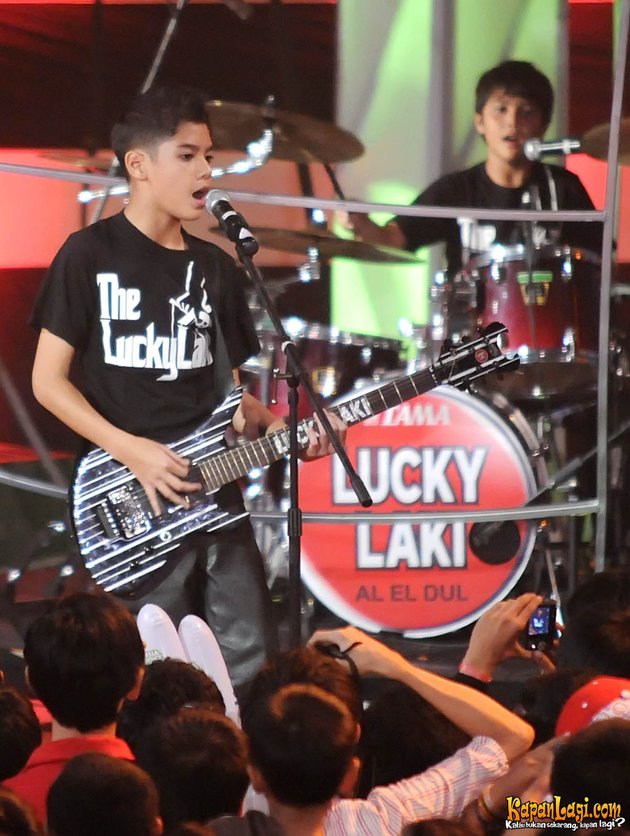 Setelah sukses dengan single-nya, Lucky Laki kemudian bersiap merilis album debut.