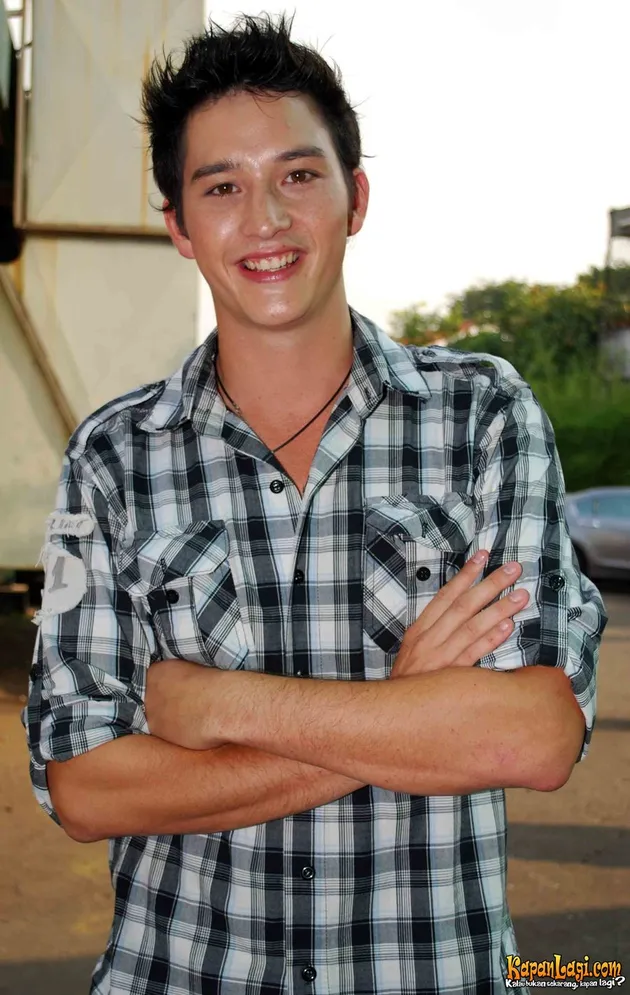 mike lewis