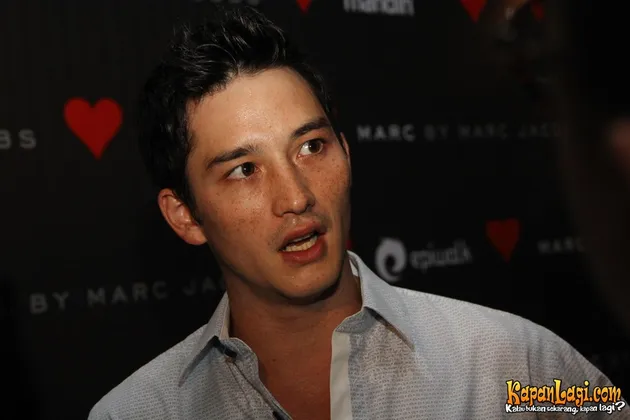 Mike Lewis