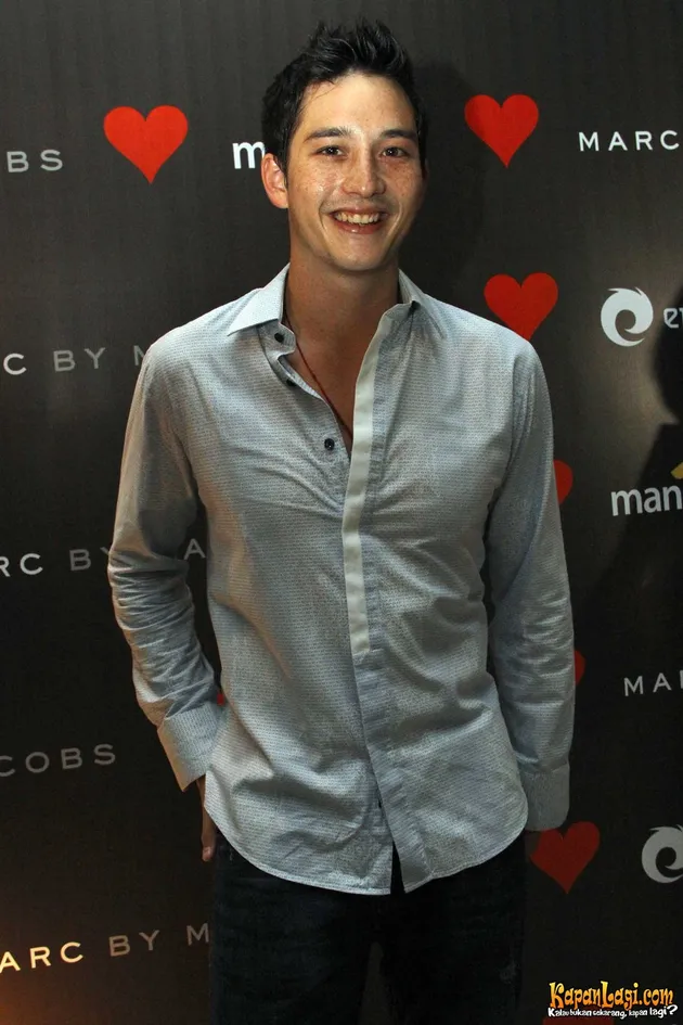 Mike Lewis